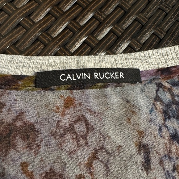 CALVIN RUCKER Mesh Textured Top - Picture 6 of 6
